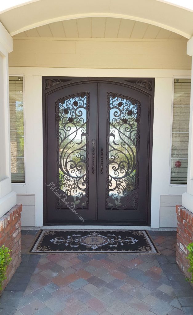 Which Materials Are Best for Front Doors and Entry Doors?